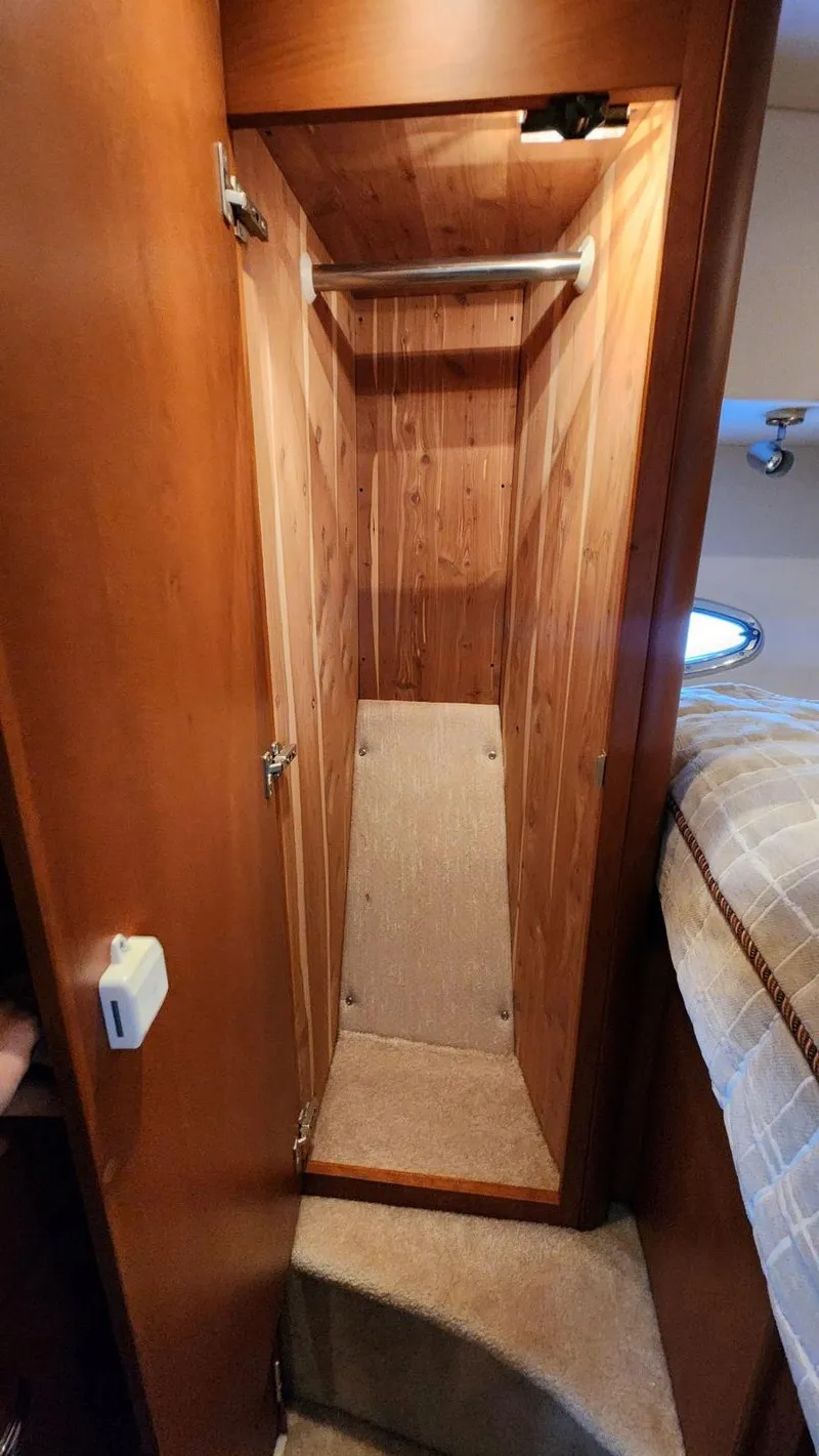 Slide: The Image of Silverton 39 Motor Yacht 2004 - 38