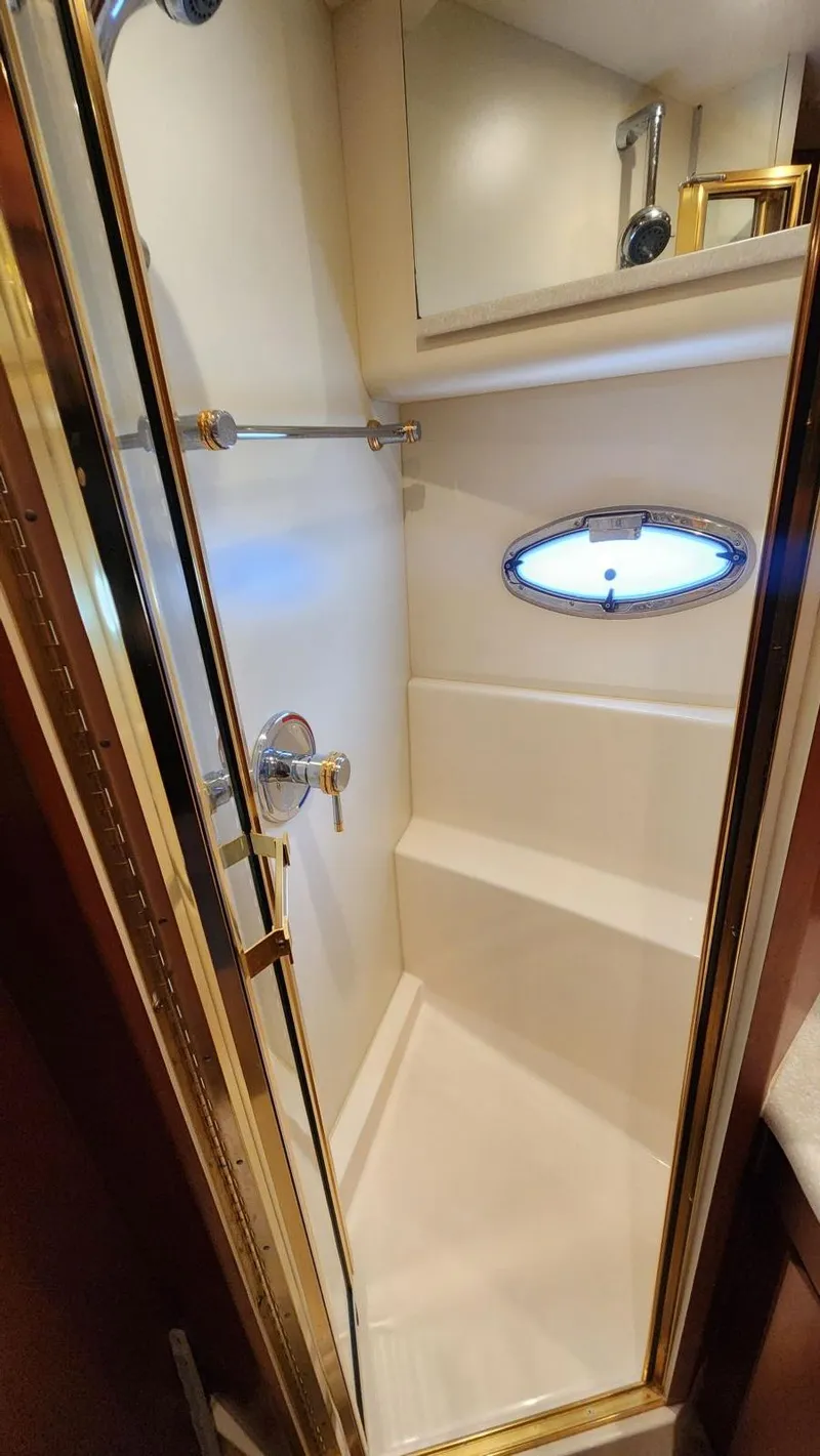 Slide: The Image of Silverton 39 Motor Yacht 2004 - 40