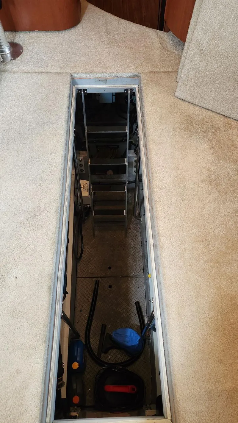 Slide: The Image of Silverton 39 Motor Yacht 2004 - 41