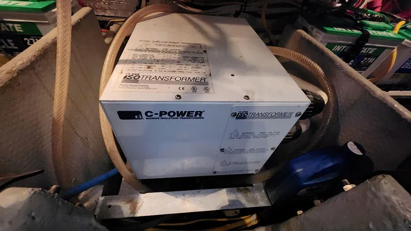 Slide: The Image of Silverton 39 Motor Yacht 2004 - 47