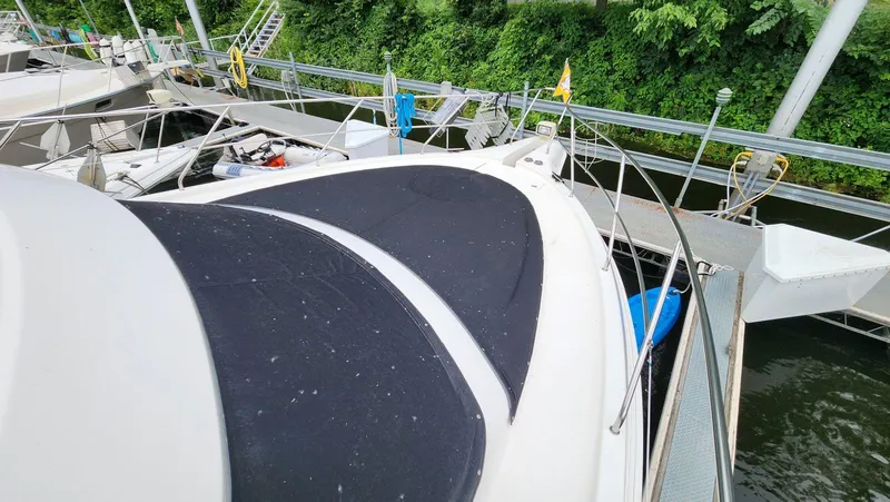 Slide: The Image of Silverton 39 Motor Yacht 2004 - 9