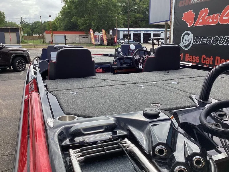 Slide: The Image of Bass Cat Lynx STS 2026 - 13