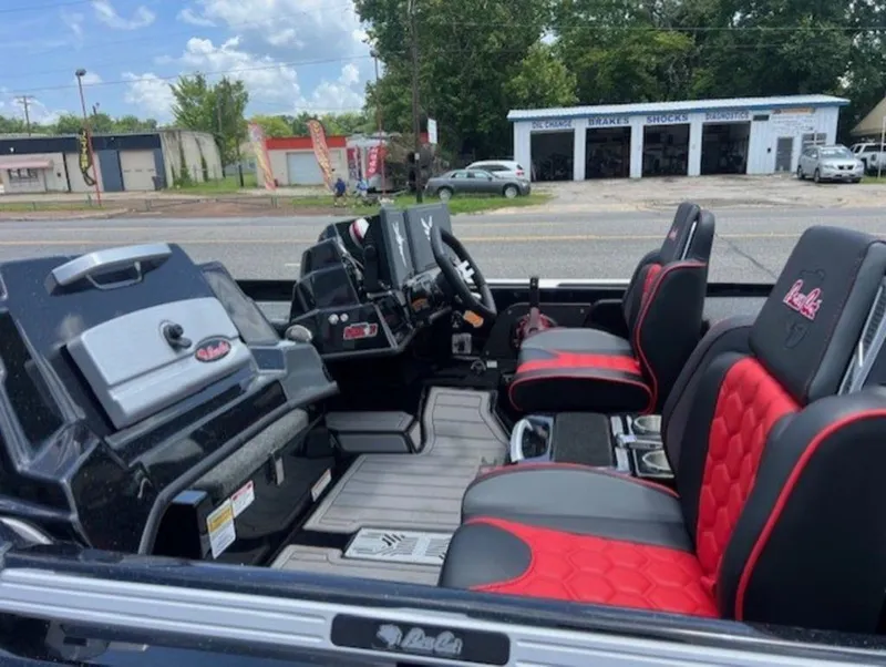 Slide: The Image of Bass Cat Lynx STS 2026 - 39