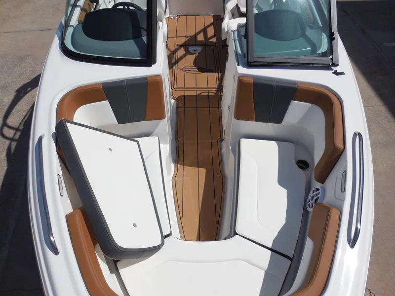 Slide: The Image of Chaparral 23 SSi 2025 - 13