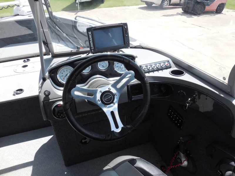 Slide: The Image of Crestliner 2050 Authority 2019 - 9