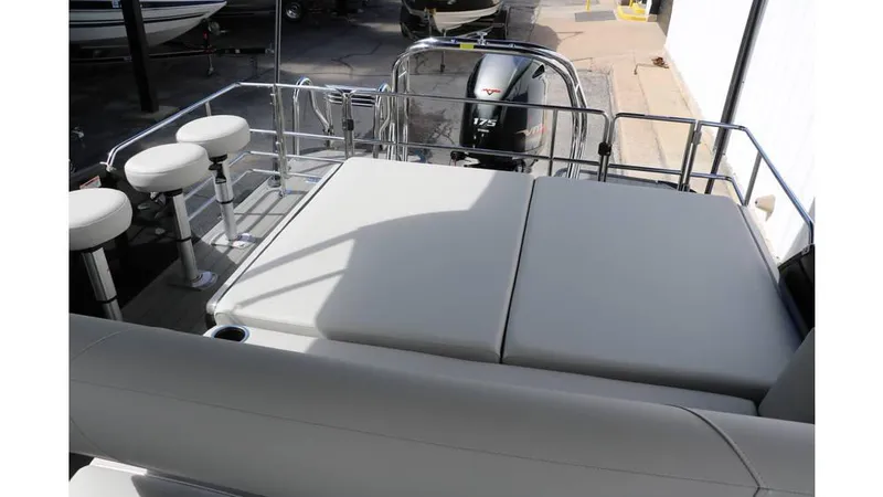 Slide: The Image of Sylvan Mirage X3 DLZ Bar Tri Toon 2025 - 35