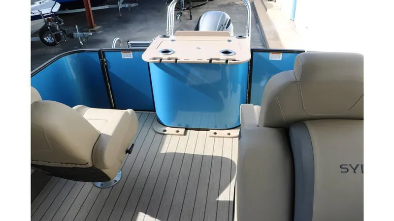 Slide: The Image of Sylvan Mirage X3 Party Fish Tri Toon 2025 - 35