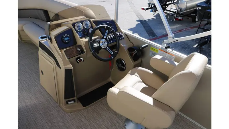 Slide: The Image of Sylvan Mirage 822 Party Fish Tri Toon 2024 - 26