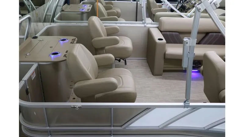 Slide: The Image of Sylvan Mirage 822 Party Fish Tri Toon 2024 - 5