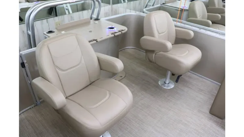 Slide: The Image of Sylvan Mirage 822 Party Fish Tri Toon 2024 - 6