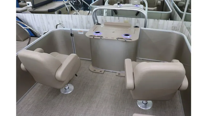 Slide: The Image of Sylvan Mirage 822 Party Fish Tri Toon 2024 - 7