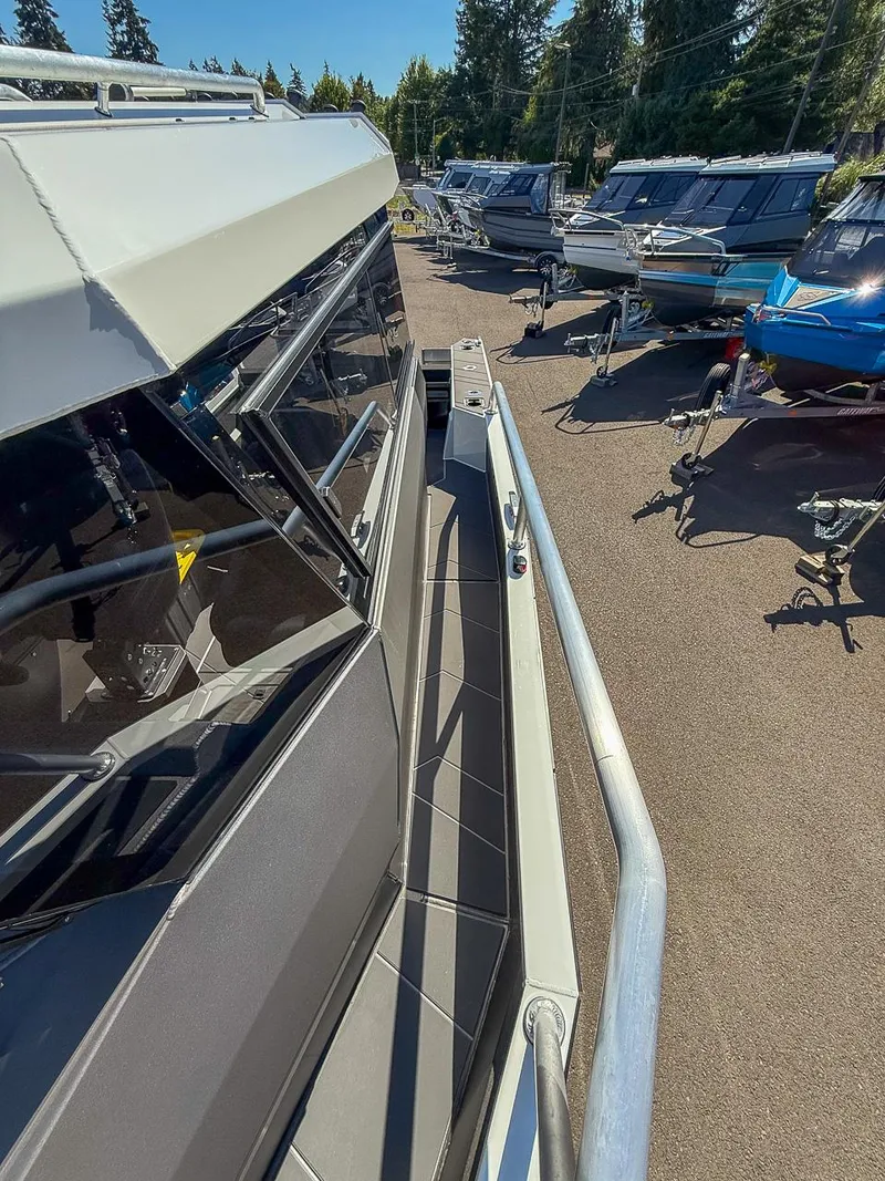 Slide: The Image of Stabi-Craft 2350 Ultra Centrecab 2026 - 10