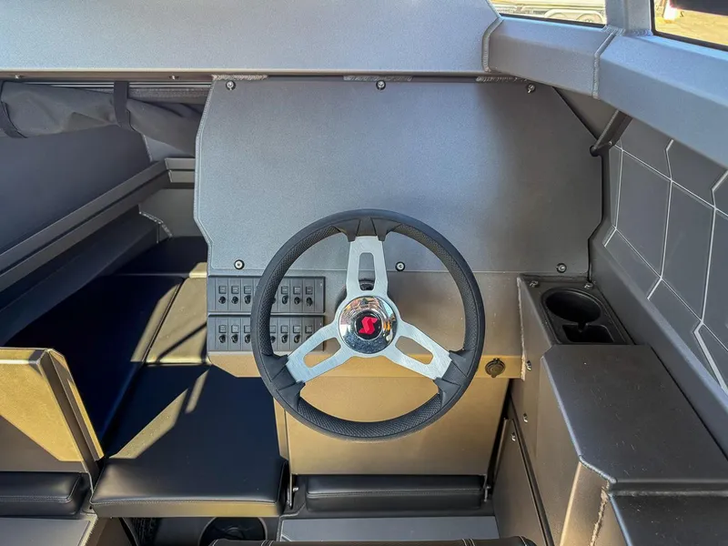 Slide: The Image of Stabi-Craft 2350 Ultra Centrecab 2026 - 16