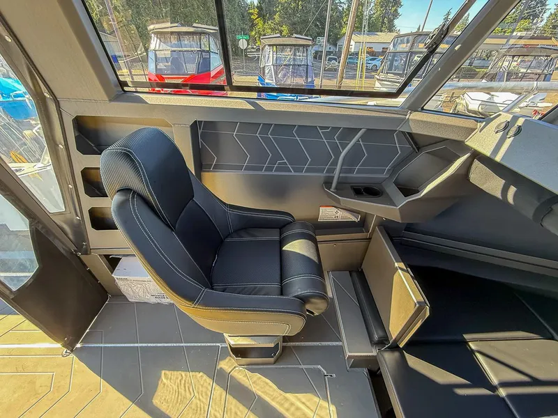 Slide: The Image of Stabi-Craft 2350 Ultra Centrecab 2026 - 19