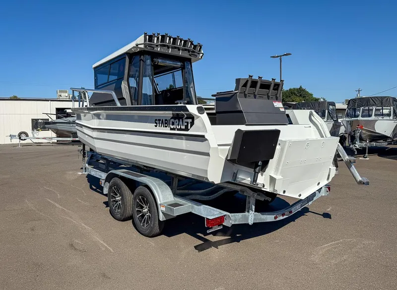 Slide: The Image of Stabi-Craft 2350 Ultra Centrecab 2026 - 5