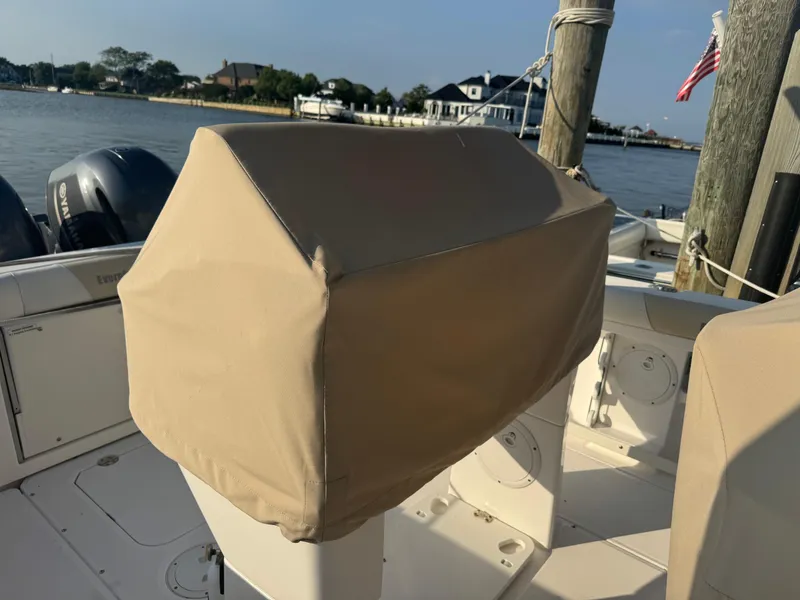 Slide: The Image of Everglades 255 Center Console 2016 - 22