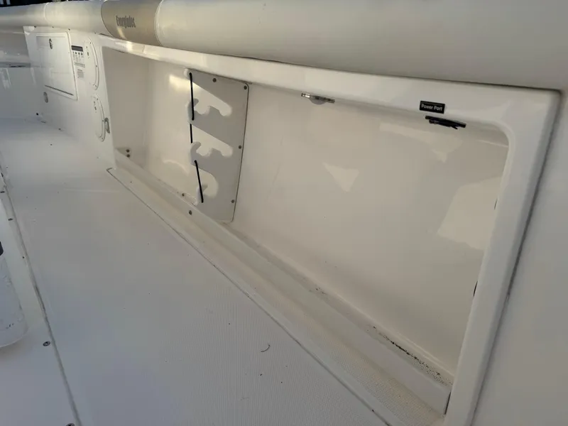 Slide: The Image of Everglades 255 Center Console 2016 - 29