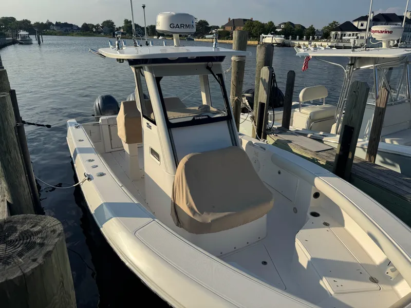 Slide: The Image of Everglades 255 Center Console 2016 - 4