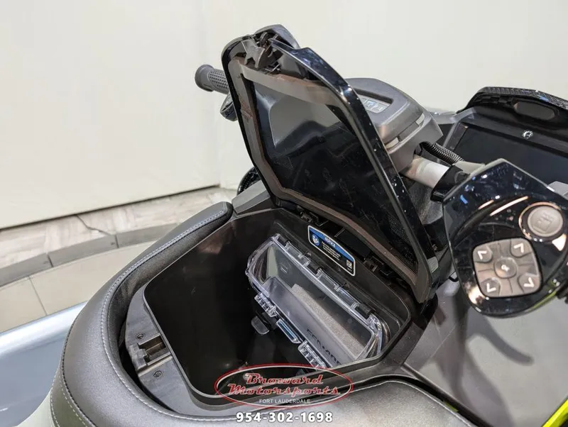 Slide: The Image of Sea-Doo RXP-X 325 2025 - 12