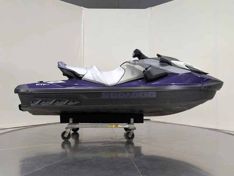 Slide: The Image of Sea-Doo GTI SE 130 2025 - 34