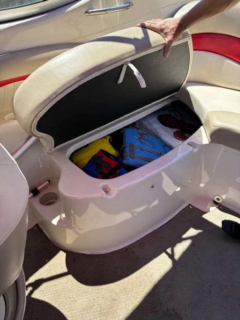 Slide: The Image of Glastron GX 235 2004 - 17