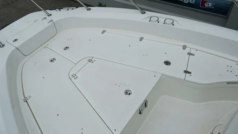 Slide: The Image of Boston Whaler 230 Dauntless 2012 - 11