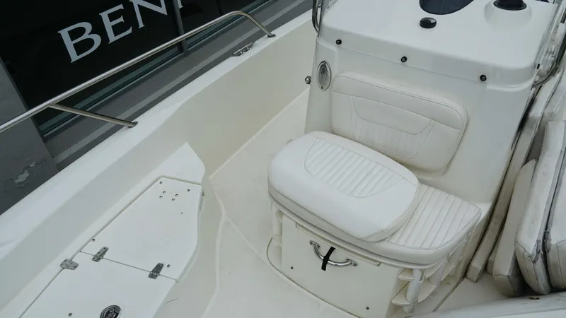 Slide: The Image of Boston Whaler 230 Dauntless 2012 - 12