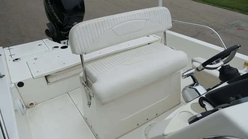 Slide: The Image of Boston Whaler 230 Dauntless 2012 - 14