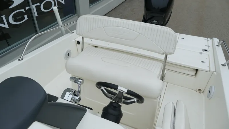 Slide: The Image of Boston Whaler 230 Dauntless 2012 - 15