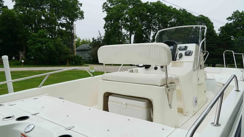 Slide: The Image of Boston Whaler 230 Dauntless 2012 - 6