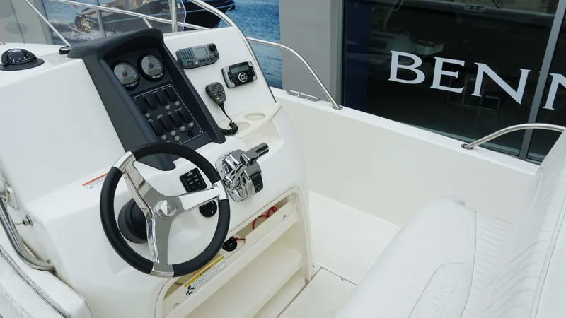 Slide: The Image of Boston Whaler 230 Dauntless 2012 - 8