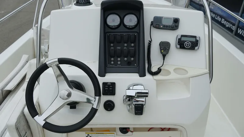 Slide: The Image of Boston Whaler 230 Dauntless 2012 - 9