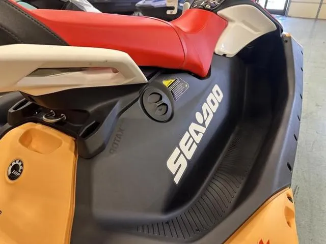 Slide: The Image of Sea-Doo Spark for 3 2025 - 18