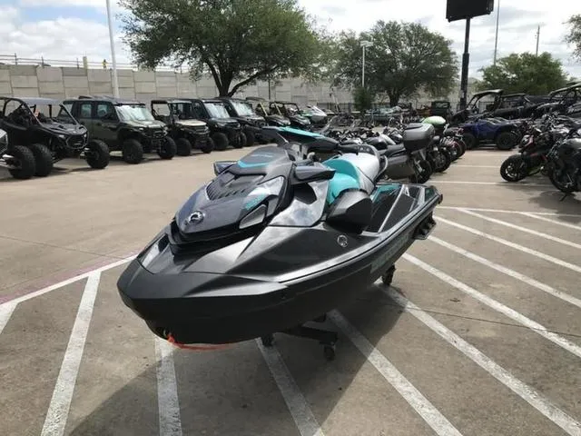 Slide: The Image of Sea-Doo GTR™ 230 BRP Premium Audio, iBR 2025 - 4