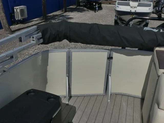 Slide: The Image of Lexington 323 2022 - 17