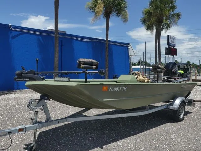 Slide: The Image of Lowe ROUGHNECK 1860 SC 2021 - 1