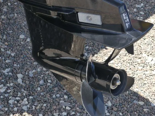 Slide: The Image of Lowe ROUGHNECK 1860 SC 2021 - 11