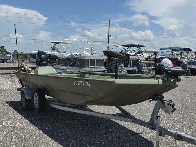 Slide: The Image of Lowe ROUGHNECK 1860 SC 2021 - 3