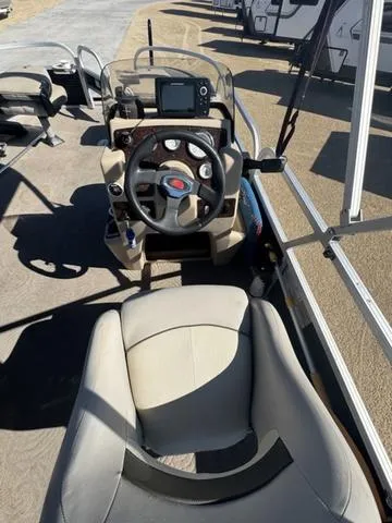 Slide: The Image of Sun Tracker Bass Buggy 18 DLX 2013 - 14