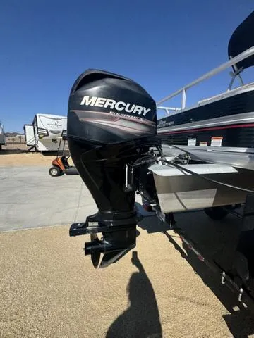 Slide: The Image of Sun Tracker Bass Buggy 18 DLX 2013 - 3