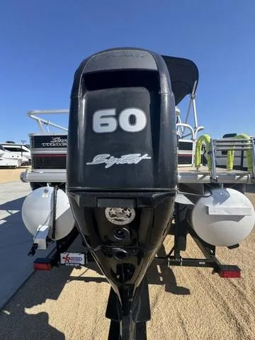 Slide: The Image of Sun Tracker Bass Buggy 18 DLX 2013 - 4