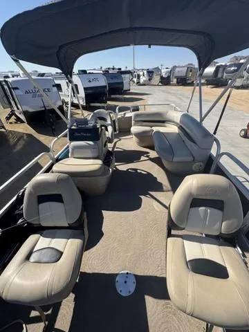 Slide: The Image of Sun Tracker Bass Buggy 18 DLX 2013 - 9