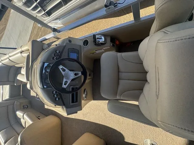 Slide: The Image of Bennington 2575QXi 2008 - 10