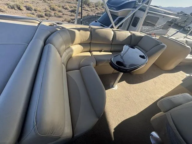 Slide: The Image of Bennington 2575QXi 2008 - 13