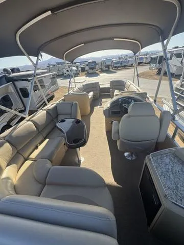 Slide: The Image of Bennington 2575QXi 2008 - 14