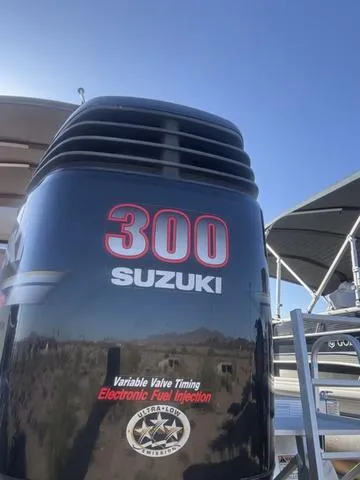 Slide: The Image of Bennington 2575QXi 2008 - 3