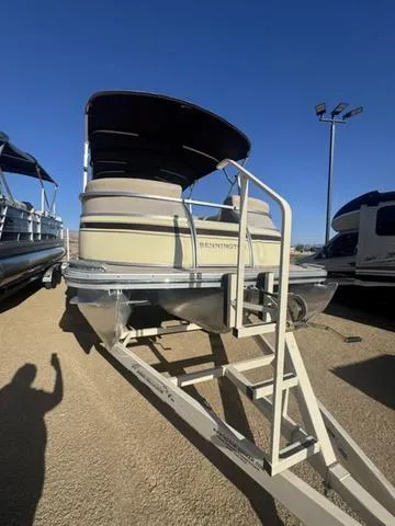 Slide: The Image of Bennington 2575QXi 2008 - 5