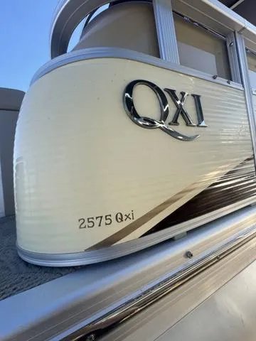 Slide: The Image of Bennington 2575QXi 2008 - 6