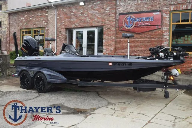 Slide: The Image of Skeeter FXR20 2020 - 1