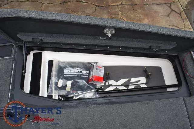 Slide: The Image of Skeeter FXR20 2020 - 19